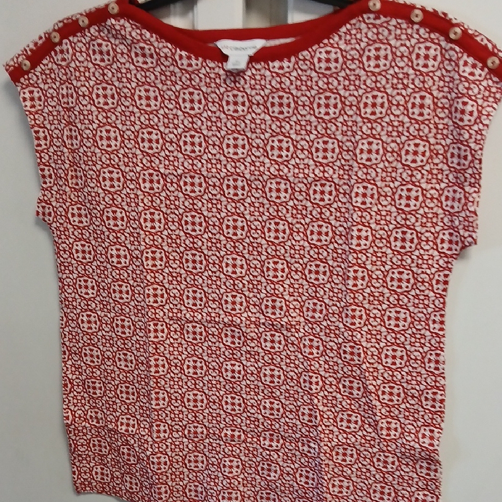 Boat Neckline LIZ CLAIBORNE Red Cap Sleeve Blouse with Geo  Never worn.